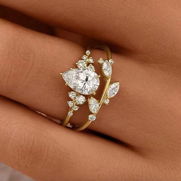NEW 18k Gold Pear Cut Diamond Ring Set of 2 Rings - Picture 1 of 6